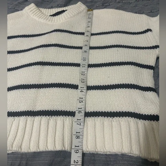 ✨Jenni Kayne Chloe crewneck cropped white/black stripe
